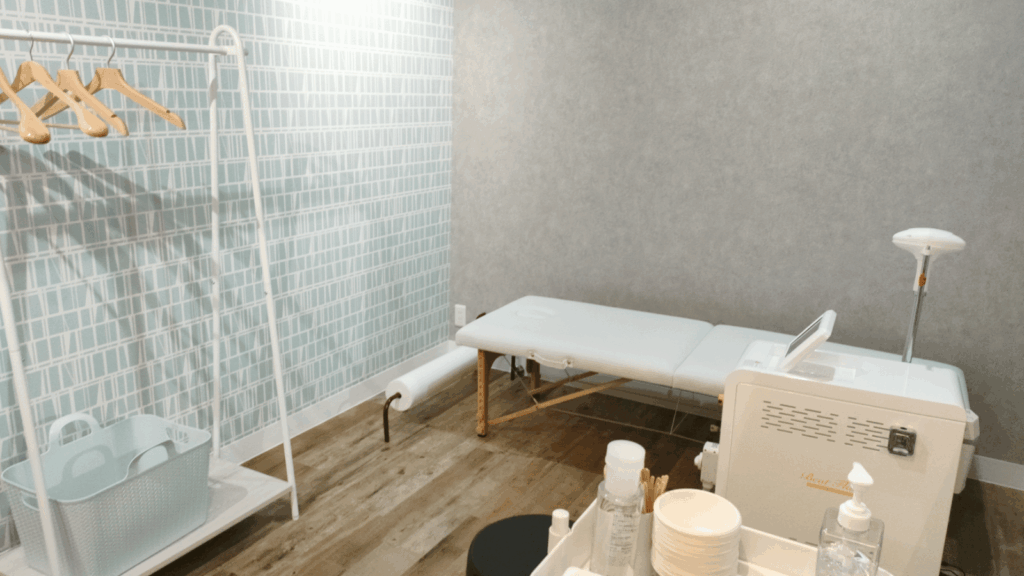 セルフ脱毛サロンTSURU-TSURU(つるつる)静岡鷹匠店の店内(完全個室・脱毛機)